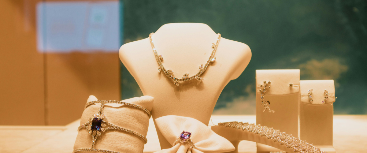 Top 5 Shopify Engraving Apps for Custom Jewelry, Gifts in 2026